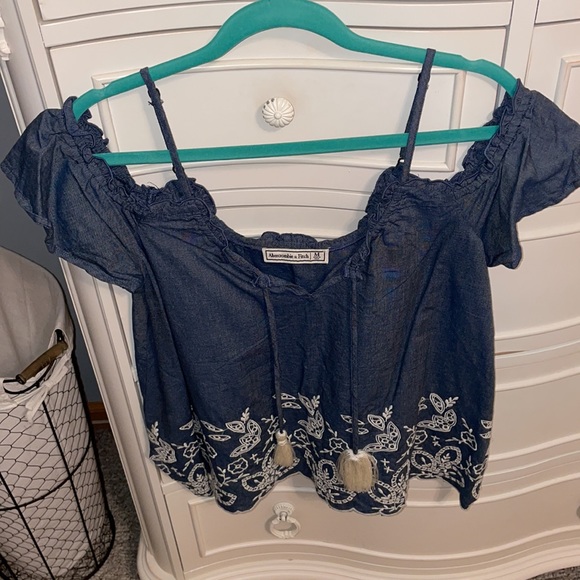 Abercrombie Top - Picture 2 of 4